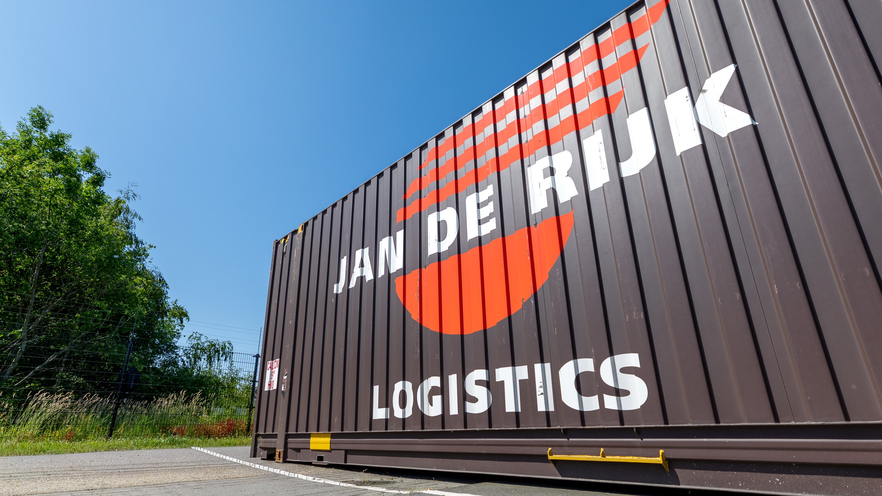 HOW DO YOU KEEP EVENT LOGISTICS MOVING WHEN TIMING, ACCESS AND EXECUTION ALL MATTER?