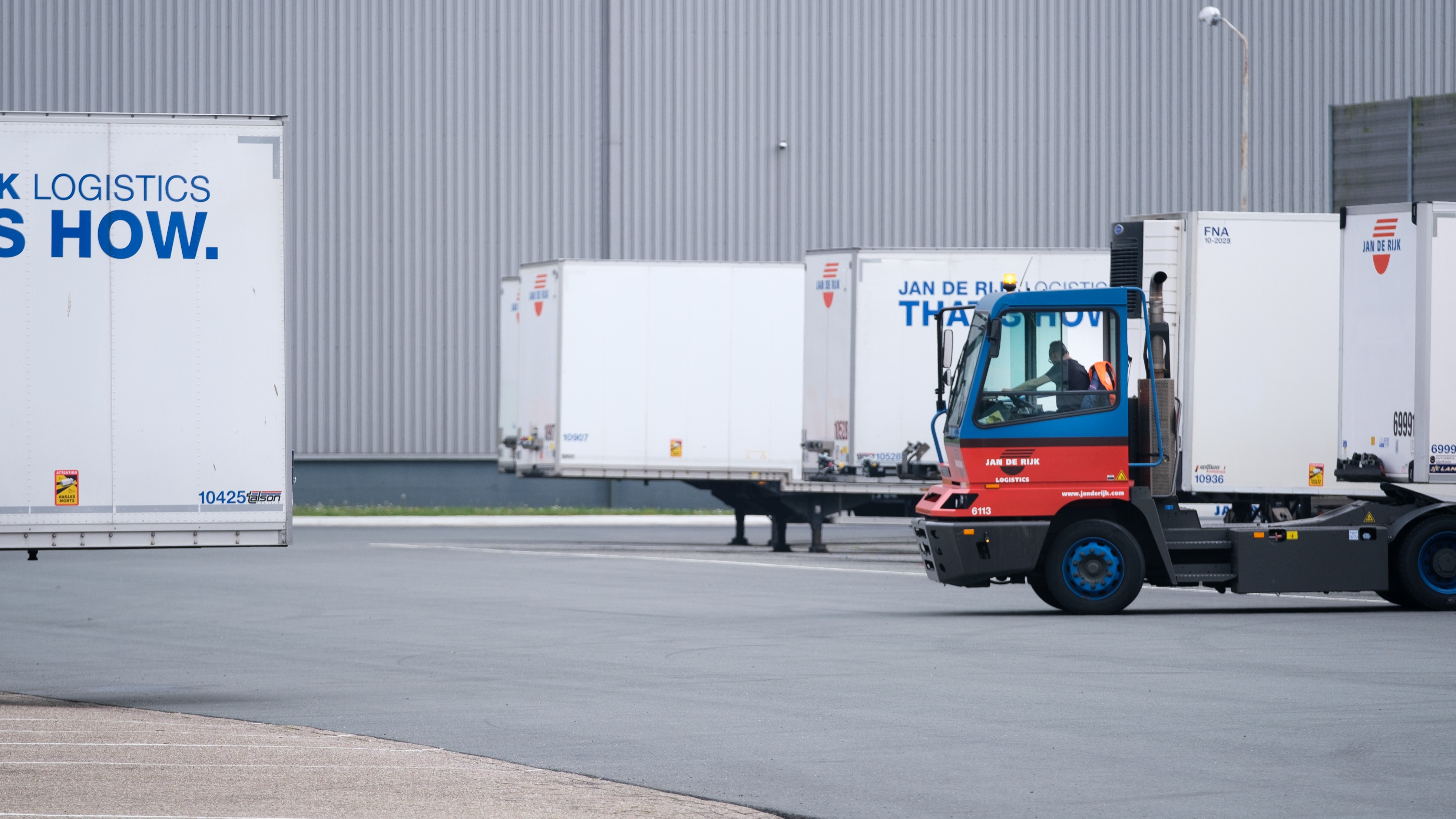 HOW DO YOU STAY IN CONTROL WHEN YOUR BENELUX TRANSPORT FACES UNCERTAINTY AND DELAYS?