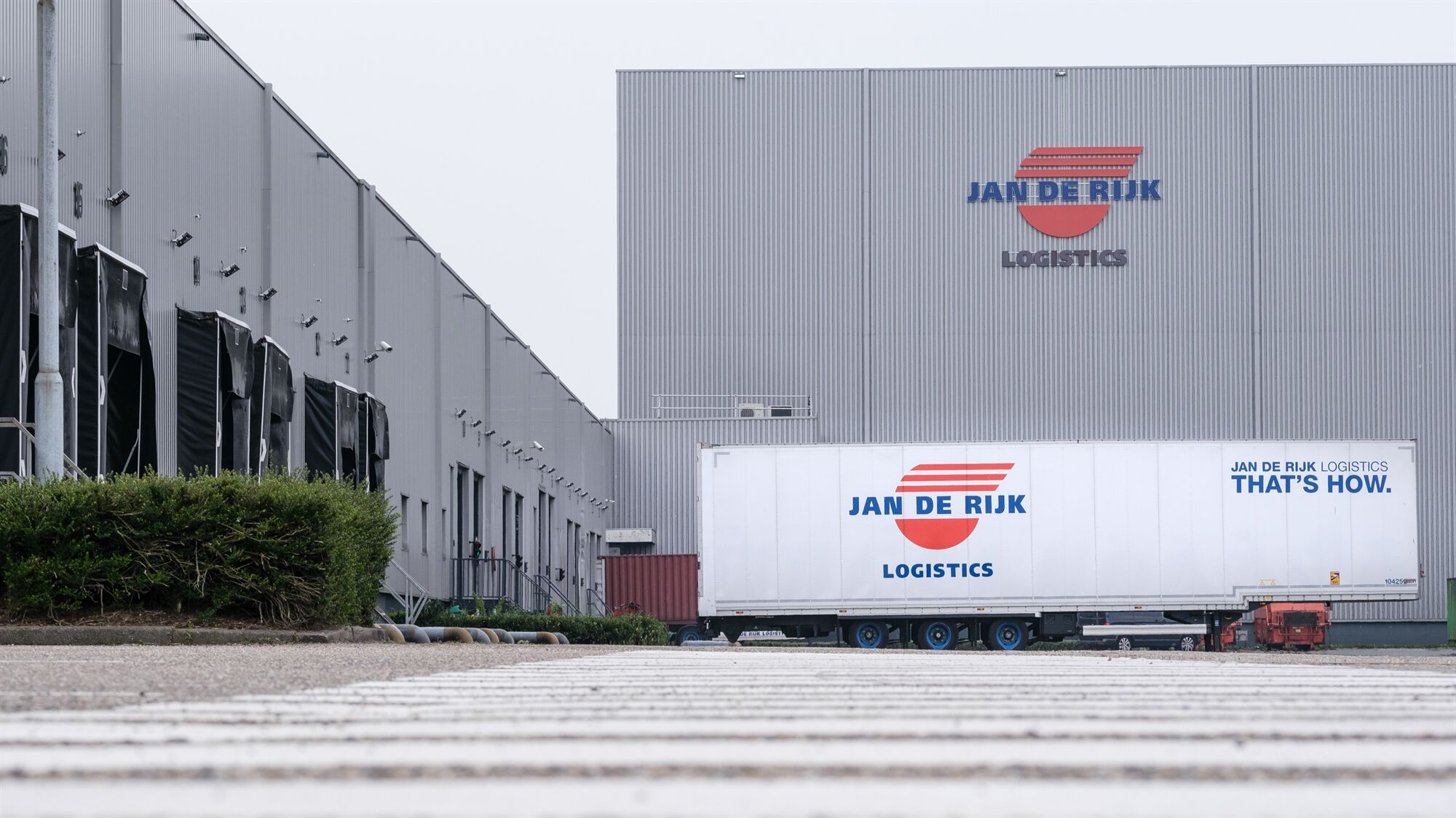 HOW DO YOU KEEP YOUR WAREHOUSING, FULFILMENT AND OUTBOUND MOVING AS ONE OPERATION?<br />