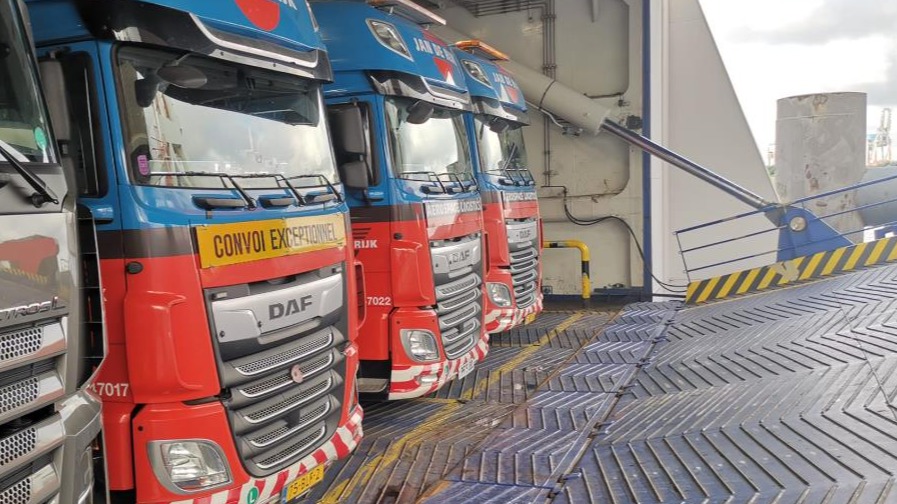 HOW DO YOU KEEP UK LOGISTICS MOVING AFTER BREXIT?